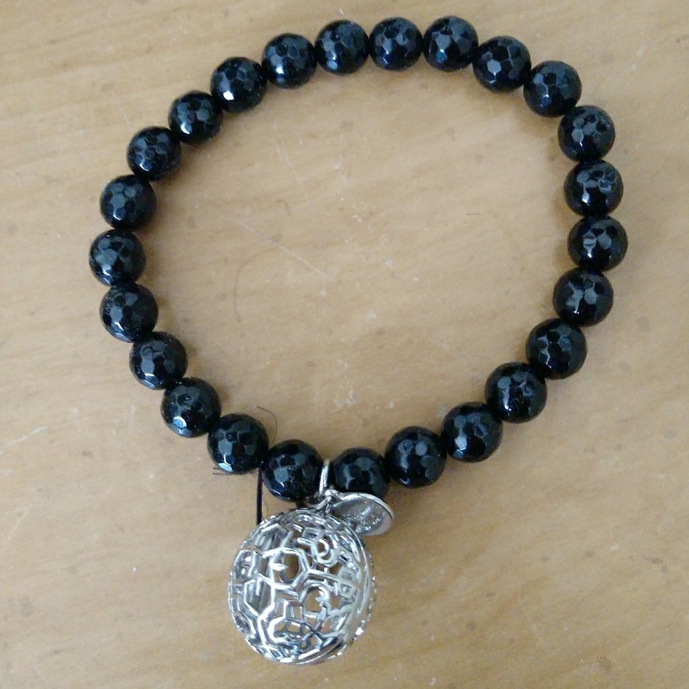 Origami Owl Lisa Hoffman Beaded Bracelet
